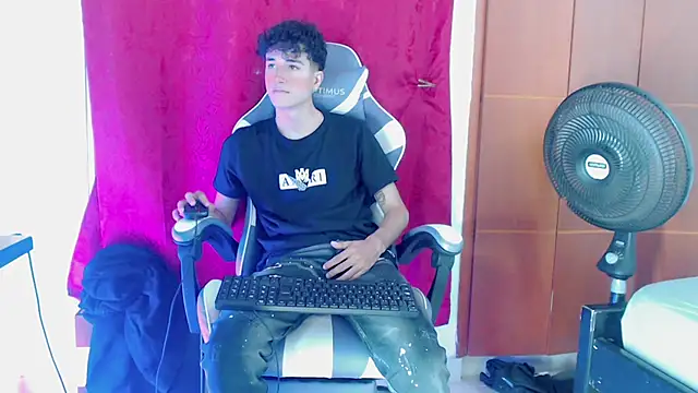 Johnny_cagee_ webcam