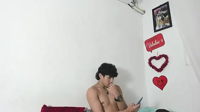 Laura_and_Kevin webcam