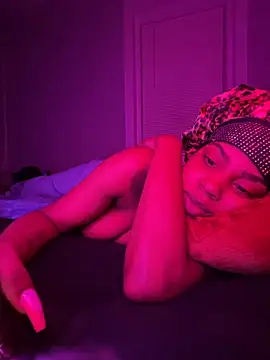 TheRealOshunQueen webcam