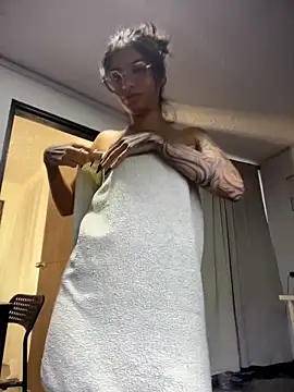 TweetiePieXXX webcam