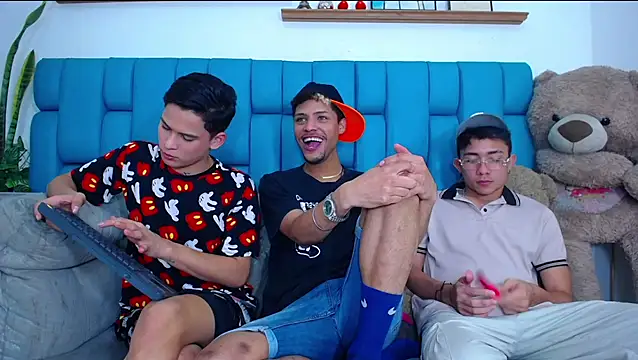 Hot_Boys_Latinos_X webcam
