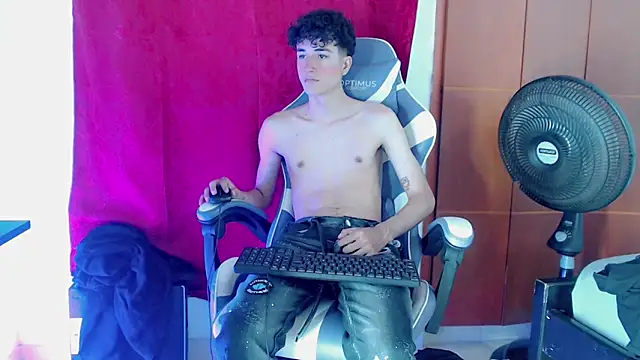 johnny_cagee_ - Johnny_cagee_'s free webcam - UK Sex Cams