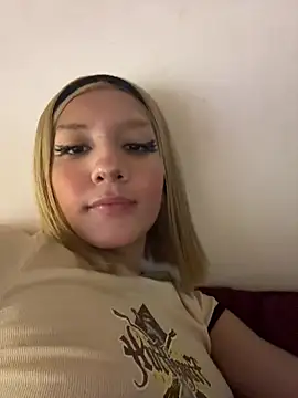 SweetBunnyGF webcam