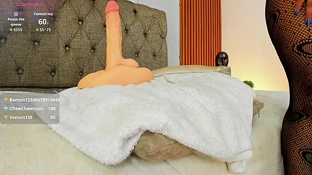 charlottee_white webcam