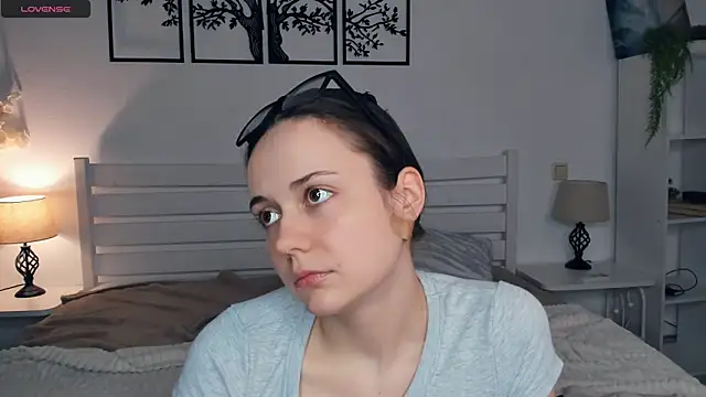 MalvinaTrafford webcam