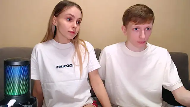 juliaanddima - Juliaanddima's free webcam - UK Sex Cams