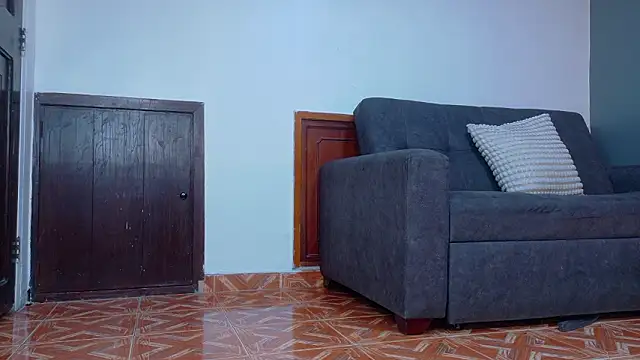 RiriiBrunette__ webcam