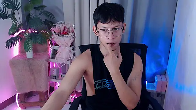 pinkcock_froi2305 webcam