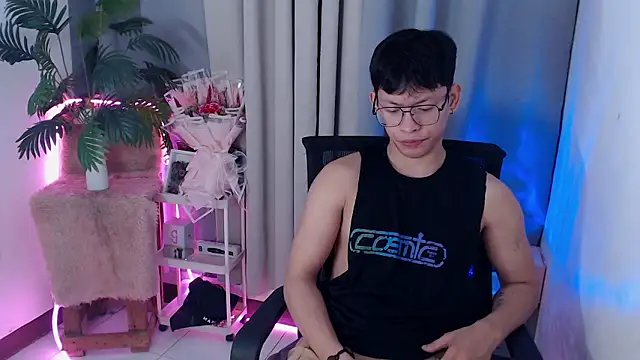 pinkcock_froi2305 webcam