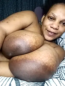 Webcam Model (HappygalTheQueen)  is live.Free join now!