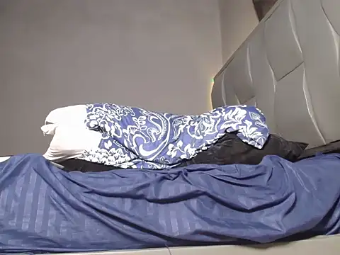 MAXIMILAINO-XXX webcam