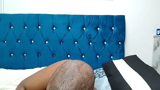 SexyDarkLadyXxx webcam