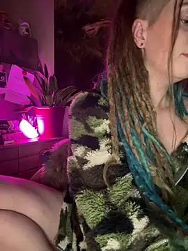 MenaDreadfull webcam