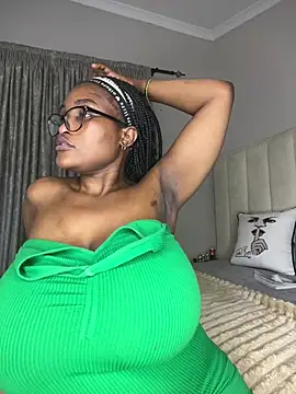 Bustygoddess32 webcam