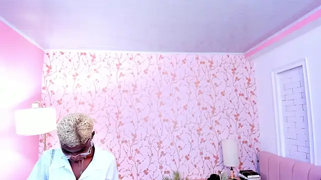 amber-hill - Amber-hill's free webcam