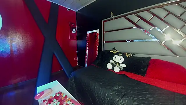 Mia_Miller001 webcam