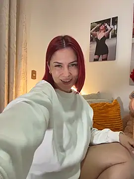 zafiro_mo0n - Zafiro_mo0n's free webcam - UK Sex Cams