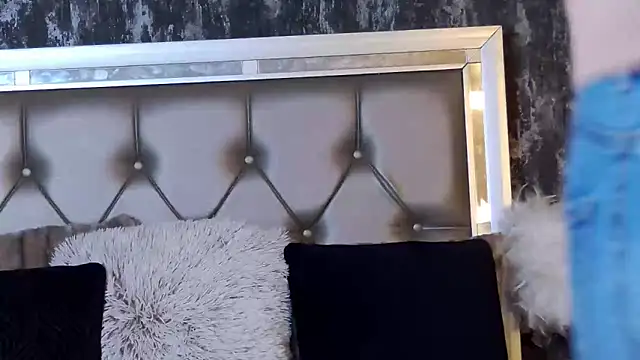 kendranoir - KendraNoir's free webcam - UK Sex Cams