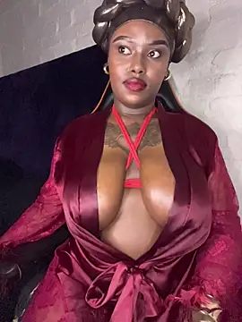 QUEEN_NOBUHLE_FEMDOM_777 webcam