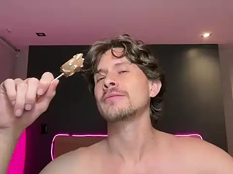 mcklister_kinky_feets webcam