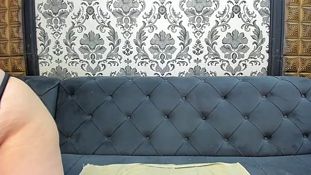 LissaBigTitts webcam