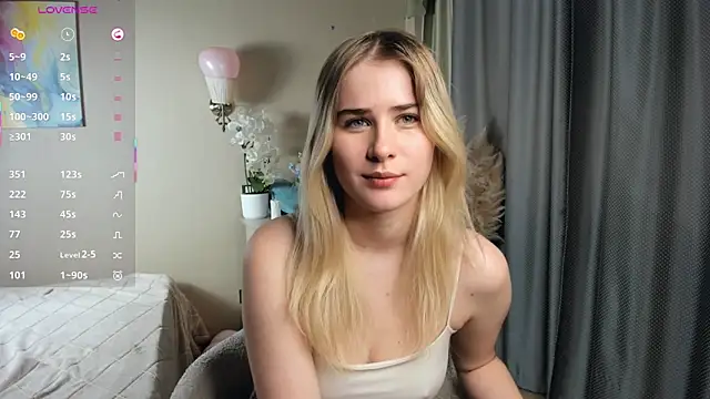 LuanaFincel webcam