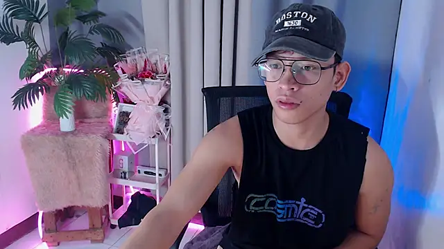 pinkcock_froi2305 webcam