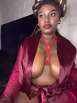 QUEEN_NOBUHLE_FEMDOM_777 webcam