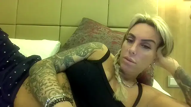 poppyinga1 - Poppyinga1's free webcam - UK Sex Cams