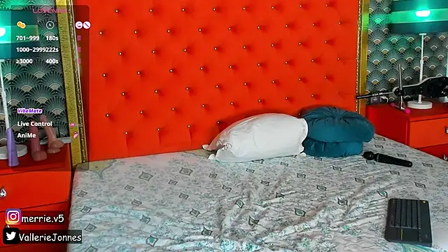 VallerieJones webcam