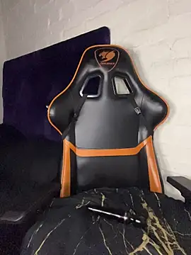 Webcam Model (QUEEN_NOBUHLE_FEMDOM_777)  is live.Free join now!