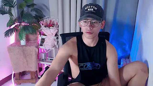 pinkcock_froi2305 webcam