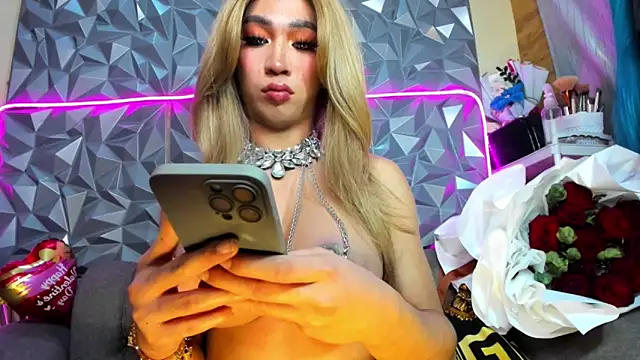 TopTierMISTRESSS_XX webcam