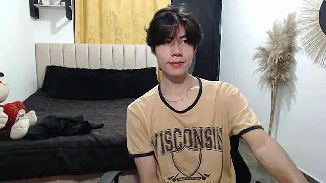 elio-cam (M young) - cum show