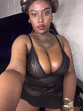 QUEEN_NOBUHLE_FEMDOM_777 webcam