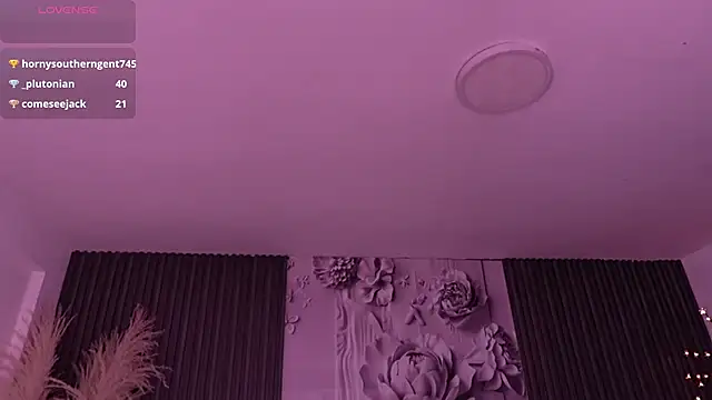 ShaniaDaniels webcam