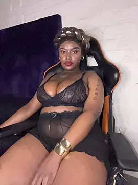 QUEEN_NOBUHLE_FEMDOM_777 webcam