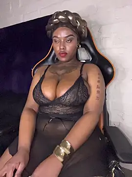 QUEEN_NOBUHLE_FEMDOM_777 webcam