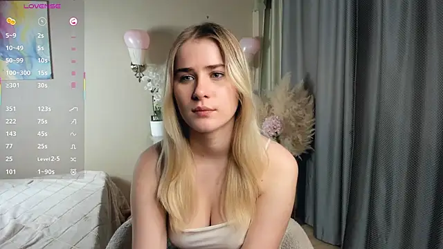 LuanaFincel webcam