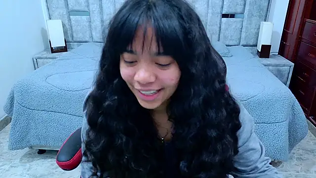 laureentt_ - Laureentt_'s free webcam - UK Sex Cams