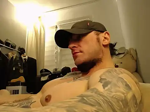 ballardbret (Ask my age) - Cock stroking, flexing, dirty talking. X