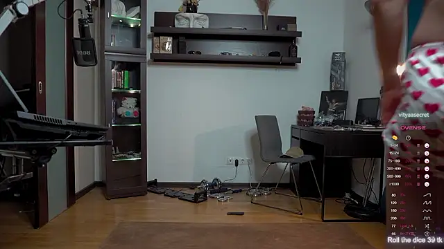 viktorsecret (M young) - naked and chest oil