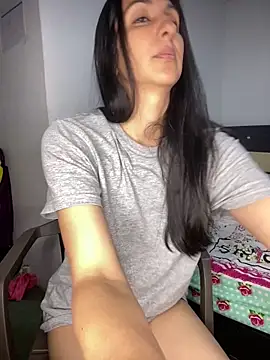 GirlsGetHorneynWild webcam