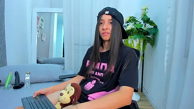 ViictoriiaSaenz webcam