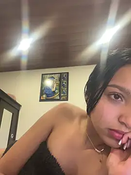 Webcam Model (Eve_Ritz)  is live.Free join now!