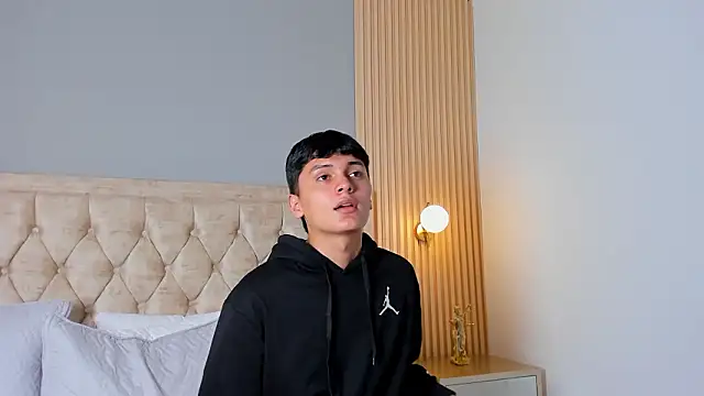 maxii18_ - Maxii18_'s free webcam - UK Sex Cams