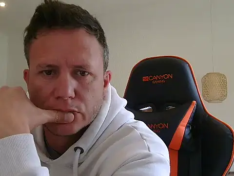 TroyDieselXXX webcam