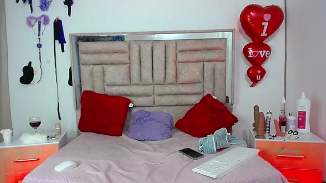 bombom_lux - Bombom_Lux's free webcam