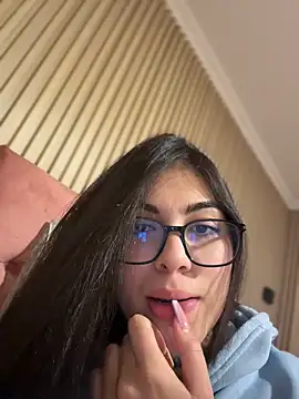 sarasanders_4 (F young) - SPANKS ASSX10