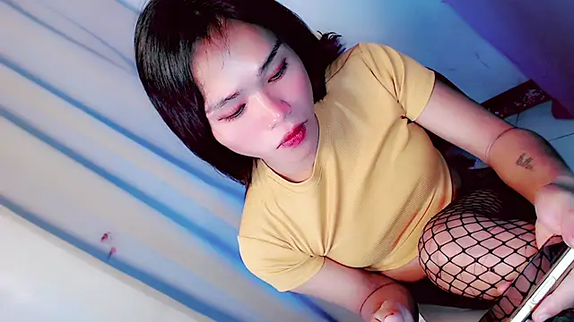 Amomentoflust99 webcam